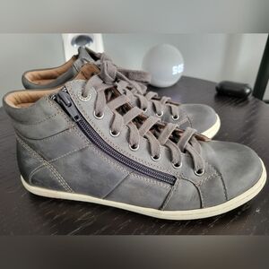 Womens Taos Union Gray Leather Casual Comfort High Top Shoes Sneakers Size 8M.
